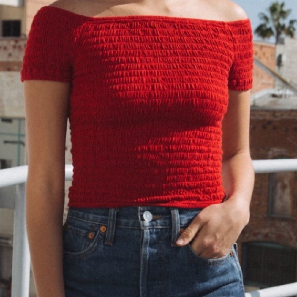 Charlene brandy Melville smocked top